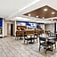 Holiday Inn Express & Suites Fairmont By IHG