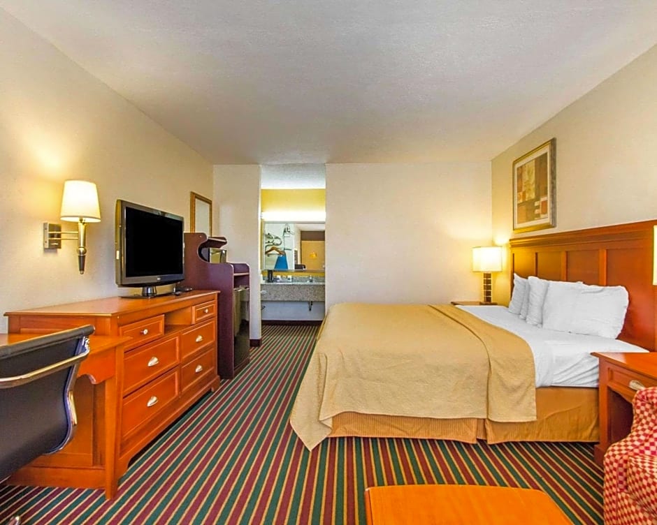 Quality Inn Dyersburg I-155