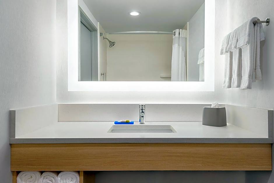 Holiday Inn Express Dumfries By IHG