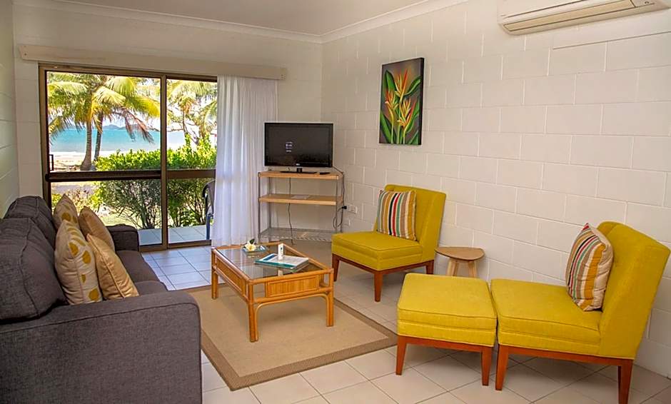 Apollo Jewel Beachfront Apartments