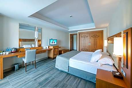 Standard Family Room with Pool View