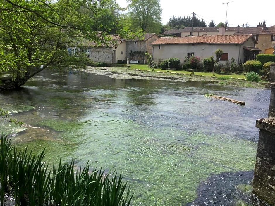 Le Jardin de Rose 24 FEUILLEBERT Romagne 86700