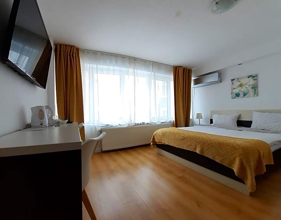 4 Seasons Apartments