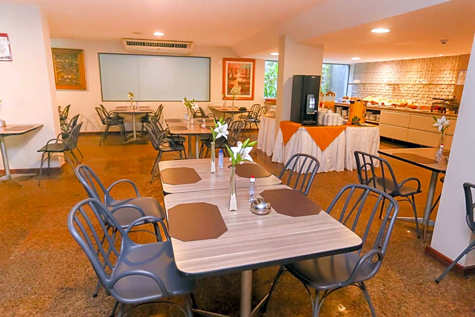 Pajuçara Praia Hotel