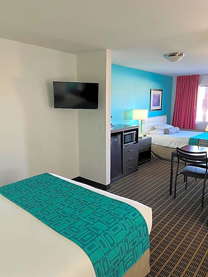 Howard Johnson Hotel & Suites by Wyndham St. George