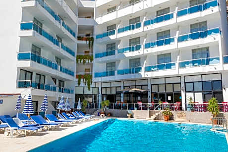 Ponz Hotel