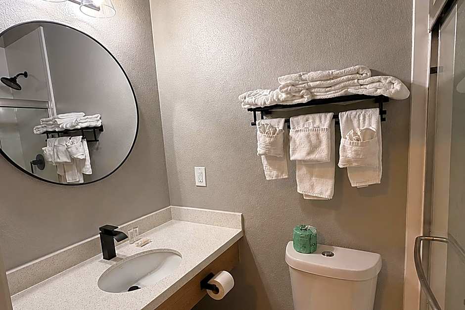 Super 8 by Wyndham Brenham TX