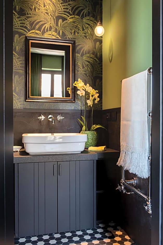 Velona's Jungle Luxury Suites