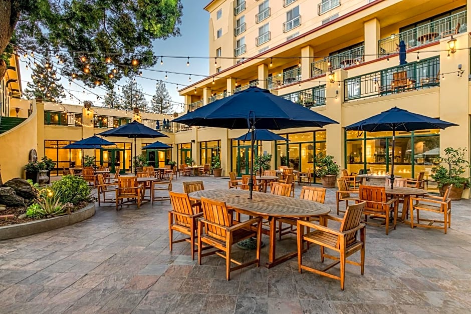 Crowne Plaza Cabana Hotel by IHG