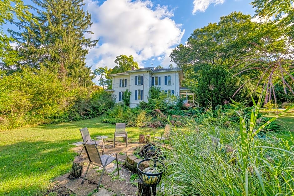 Monroe Manor Inn