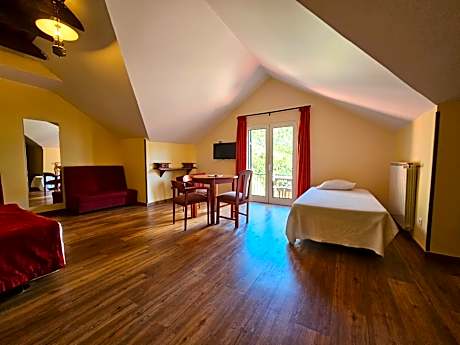 Double Room with Private Bathroom