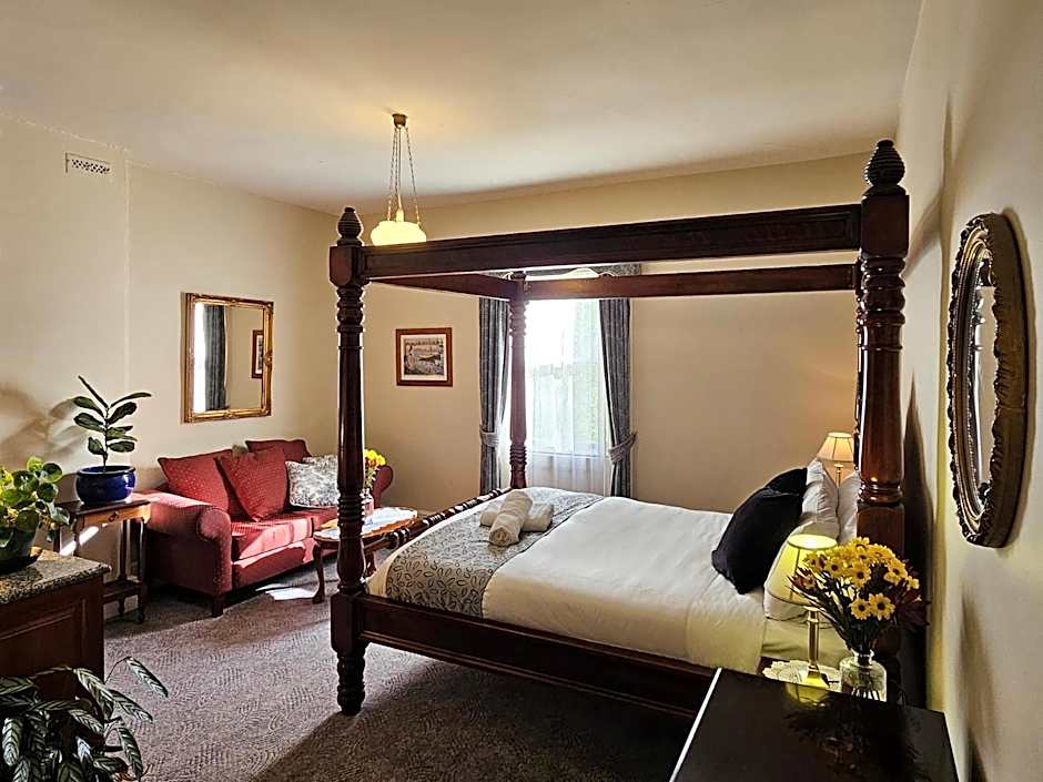 The Lodge on Elizabeth