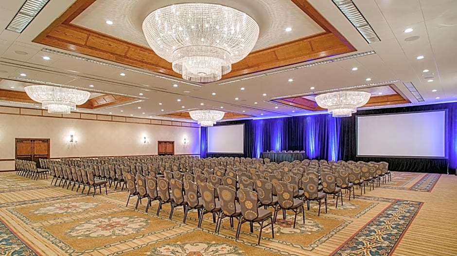 Crowne Plaza Phoenix - Chandler Golf Resort, an IHG Hotel