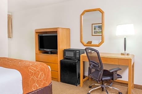 2 Double Beds Non-Smoking