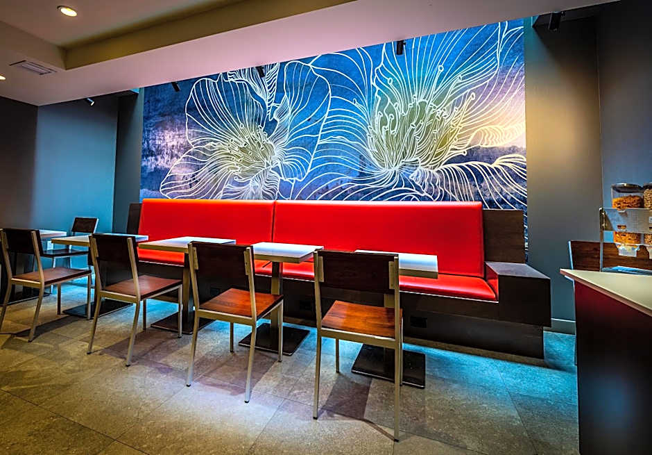 La Quinta by Wyndham Time Square South