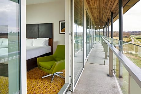 1 Bedroom Junior Suite, 1 King, Racecourse/Golf view