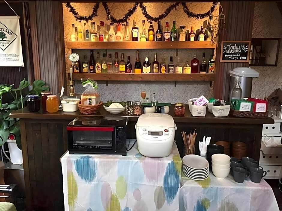 Iza Kamakura Guest House And Bar