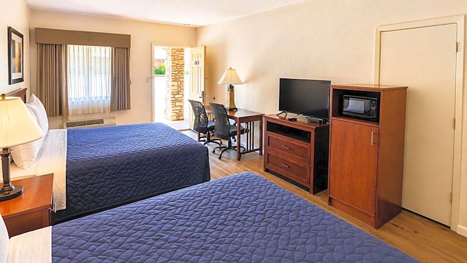 Segovia Lodge Junction TX I -10
