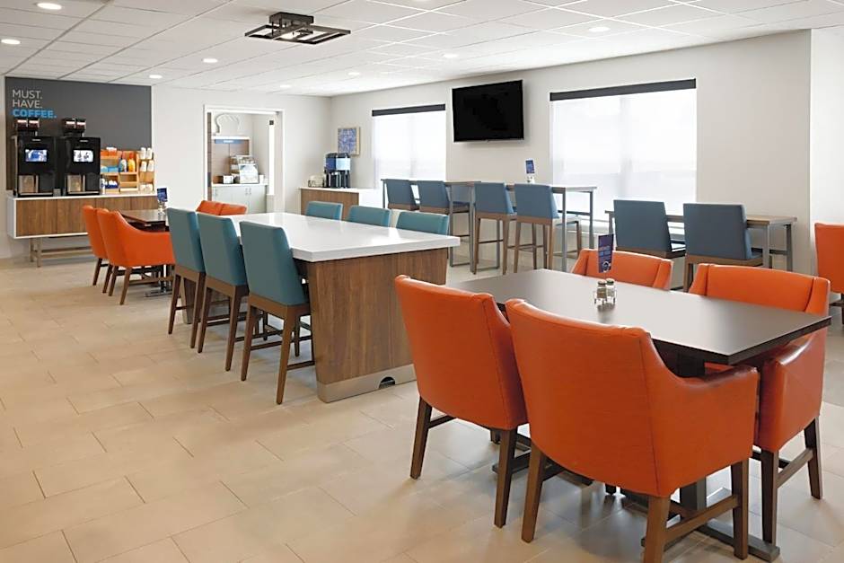 Holiday Inn Express & Suites Wyomissing By IHG