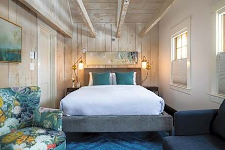 Double Room with Shared Bathroom