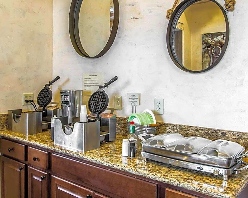 Rodeway Inn & Suites Williams Downtowner-Rte 66
