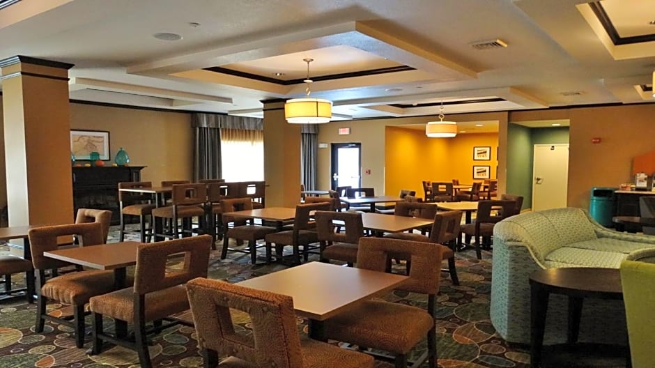 Holiday Inn Express and Suites Montgomery By IHG