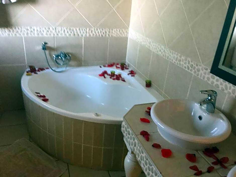 The Lazy Grape Guest Lodge & Spa