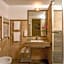 Aenea Superior Inn