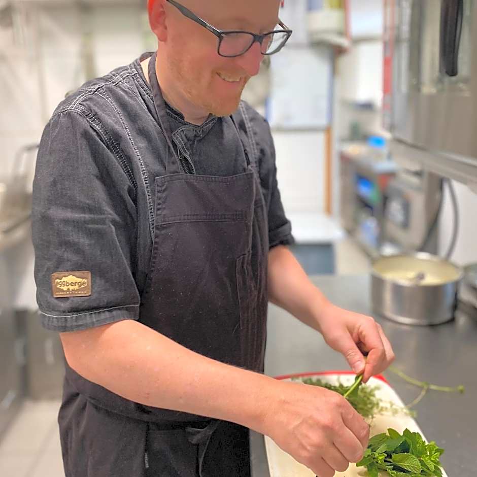 Berggasthaus Eggberge - Boutique Mountain Hotel - Access via Cablecar