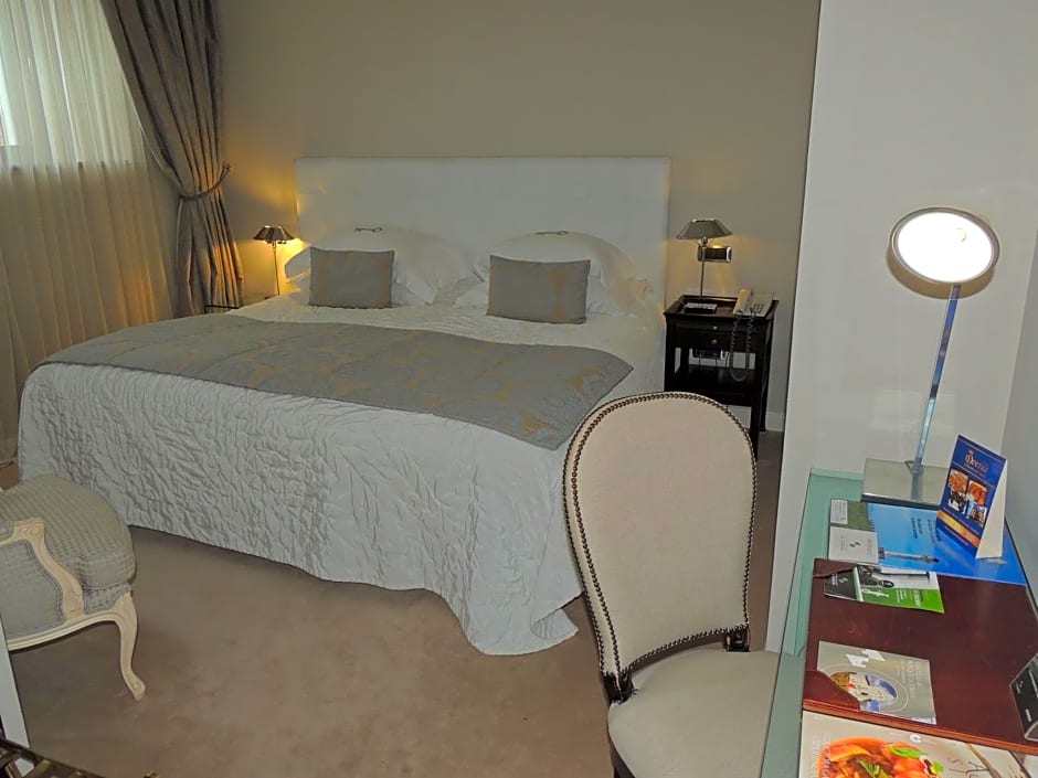 Castillo Del Bosque La Zoreda