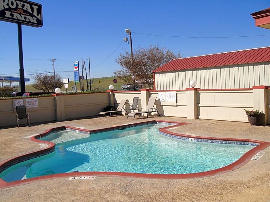 Royal Inn Pearsall