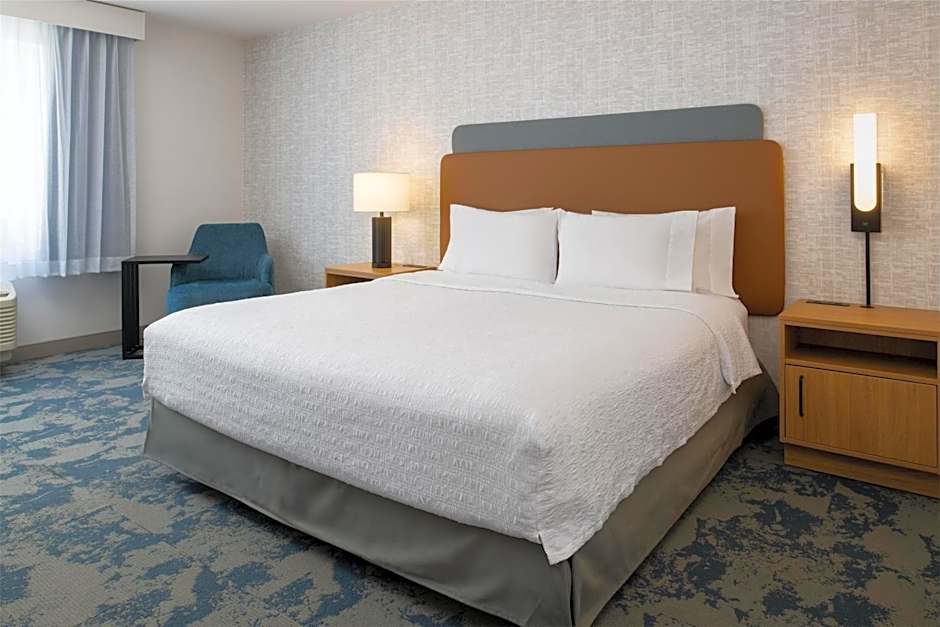 Hampton Inn & Suites Redding