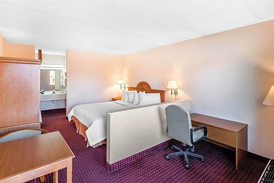 Days Inn by Wyndham Lavonia