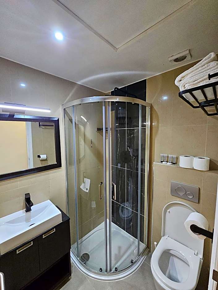 Cromwell International Hotel