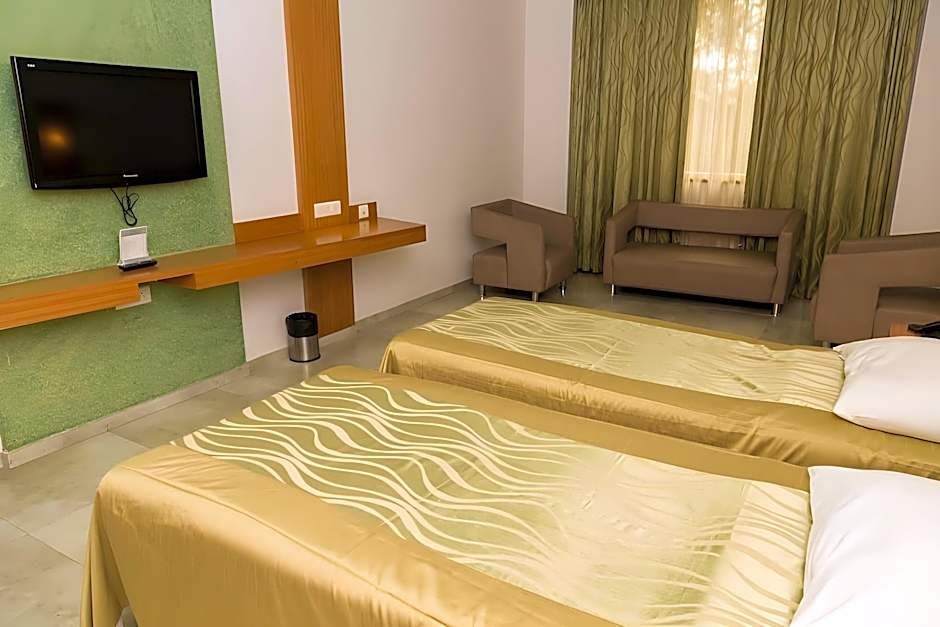 Srinivas Saffron Hotel