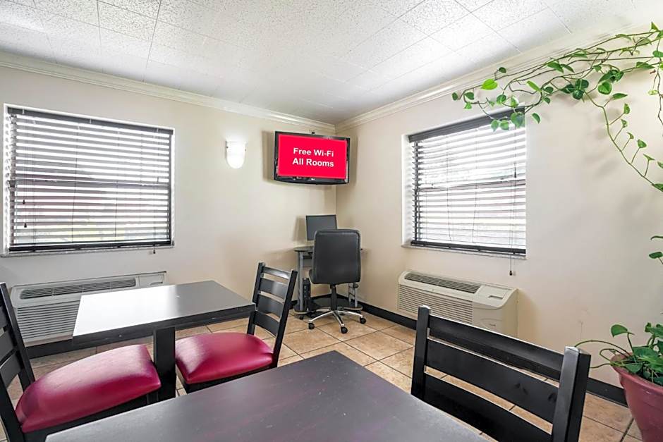 Red Roof Inn North Dallas - Park Central