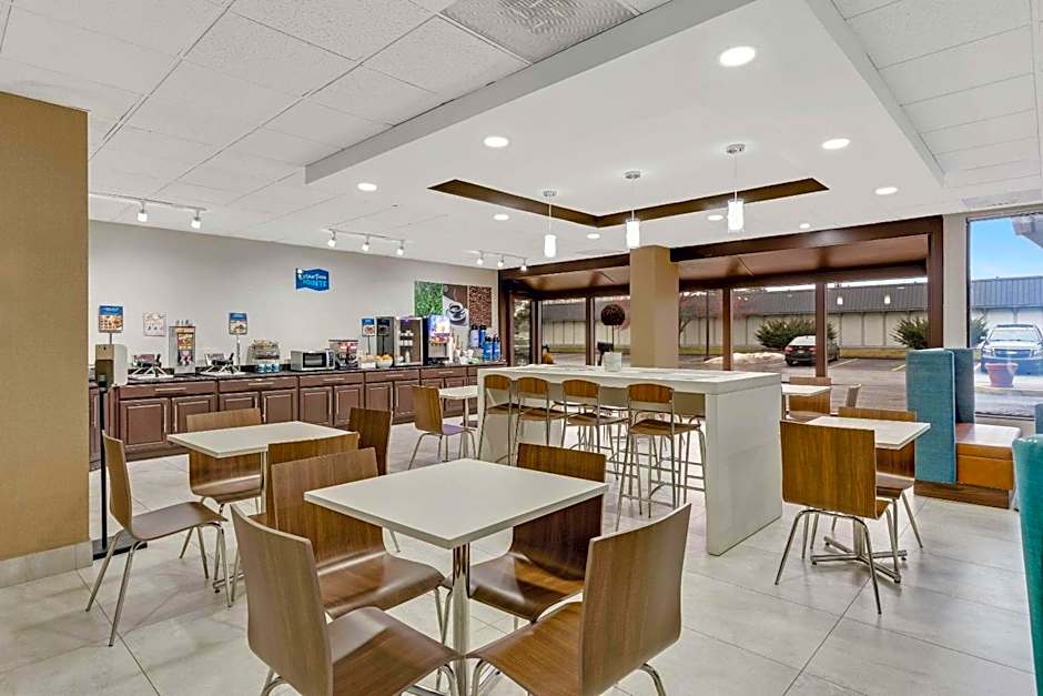 Clarion Pointe Near Erie Casino