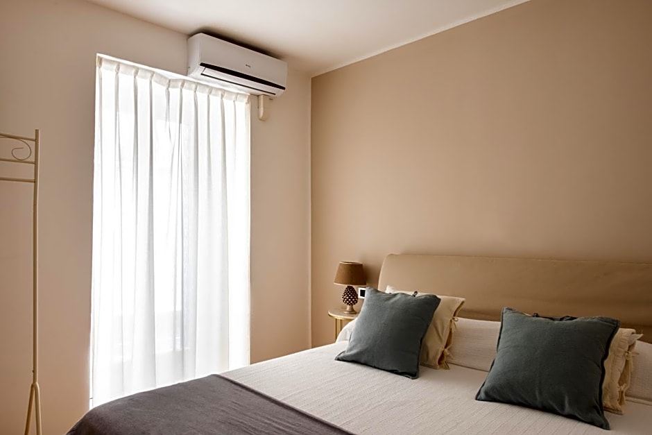 Moncada Suites & Apartments