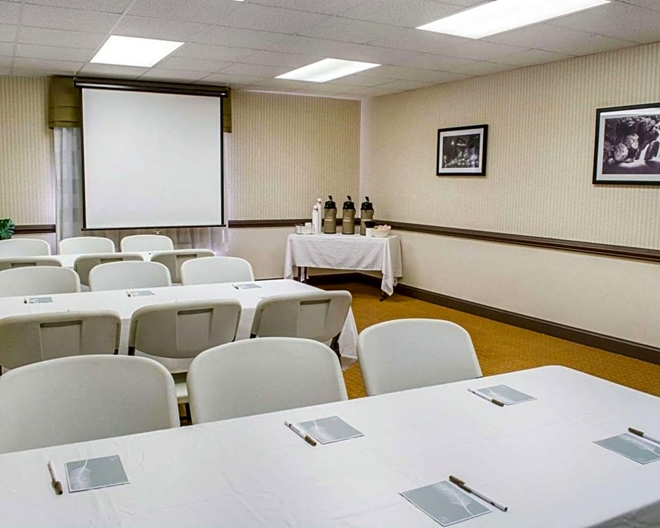 Wingate by Wyndham Dublin Near Claytor Lake State Park