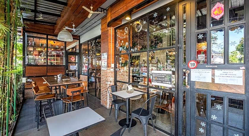 The 8 Factory Hotel Phitsanulok
