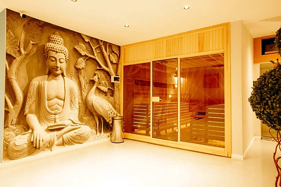 Double Bond Hotel Spa