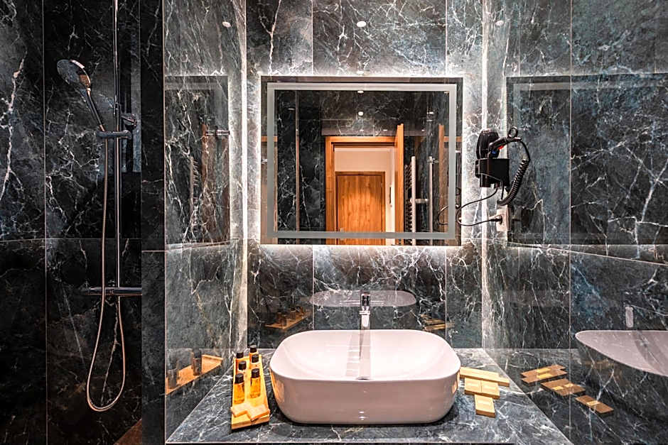 FLOARA DI MUNTE Forest Luxury Suites