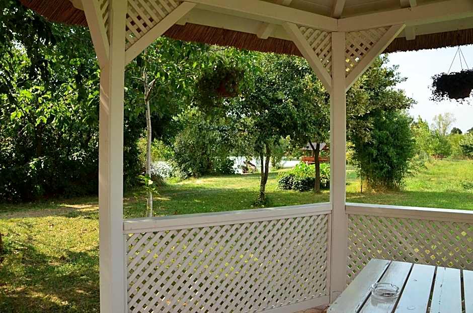 Antal-tavi Fogadó és Horgászparadicsom