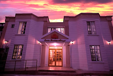 Oasis Boutique House