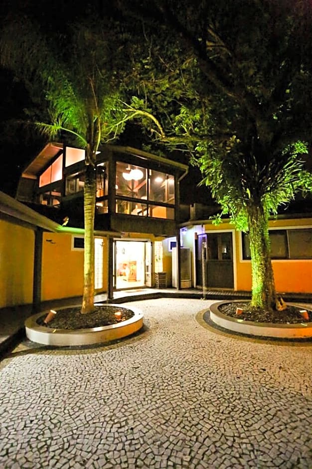 Praia Do Estaleiro Guest House Pousada