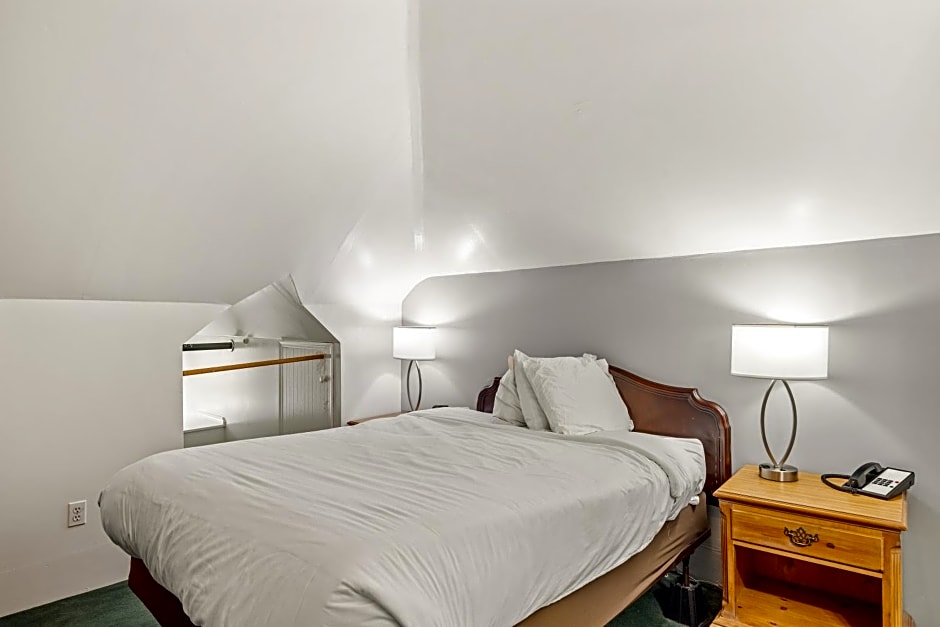 Coombs Inn & Suites, Ascend Hotel Collection