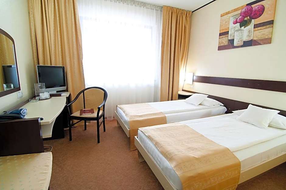 Hotel Rapsodia City Center