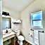 LOGE Westport