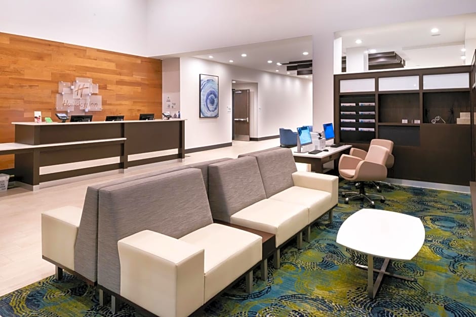 Holiday Inn & Suites Farmington Hills - Detroit NW, an IHG Hotel By IHG