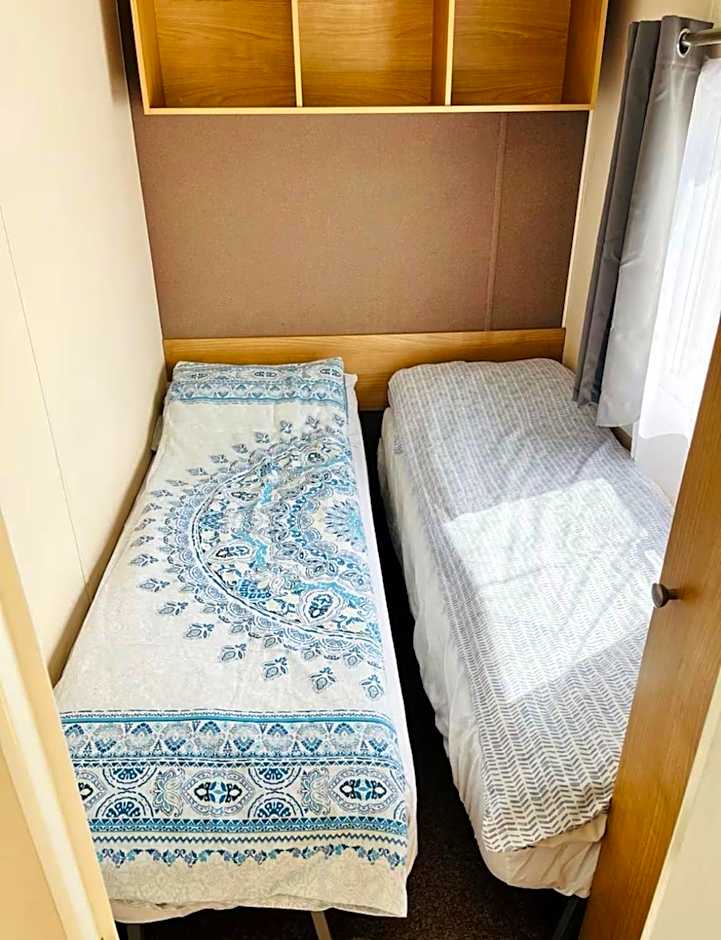 4 Bedroom Holiday Home in Seasalter Whitstable